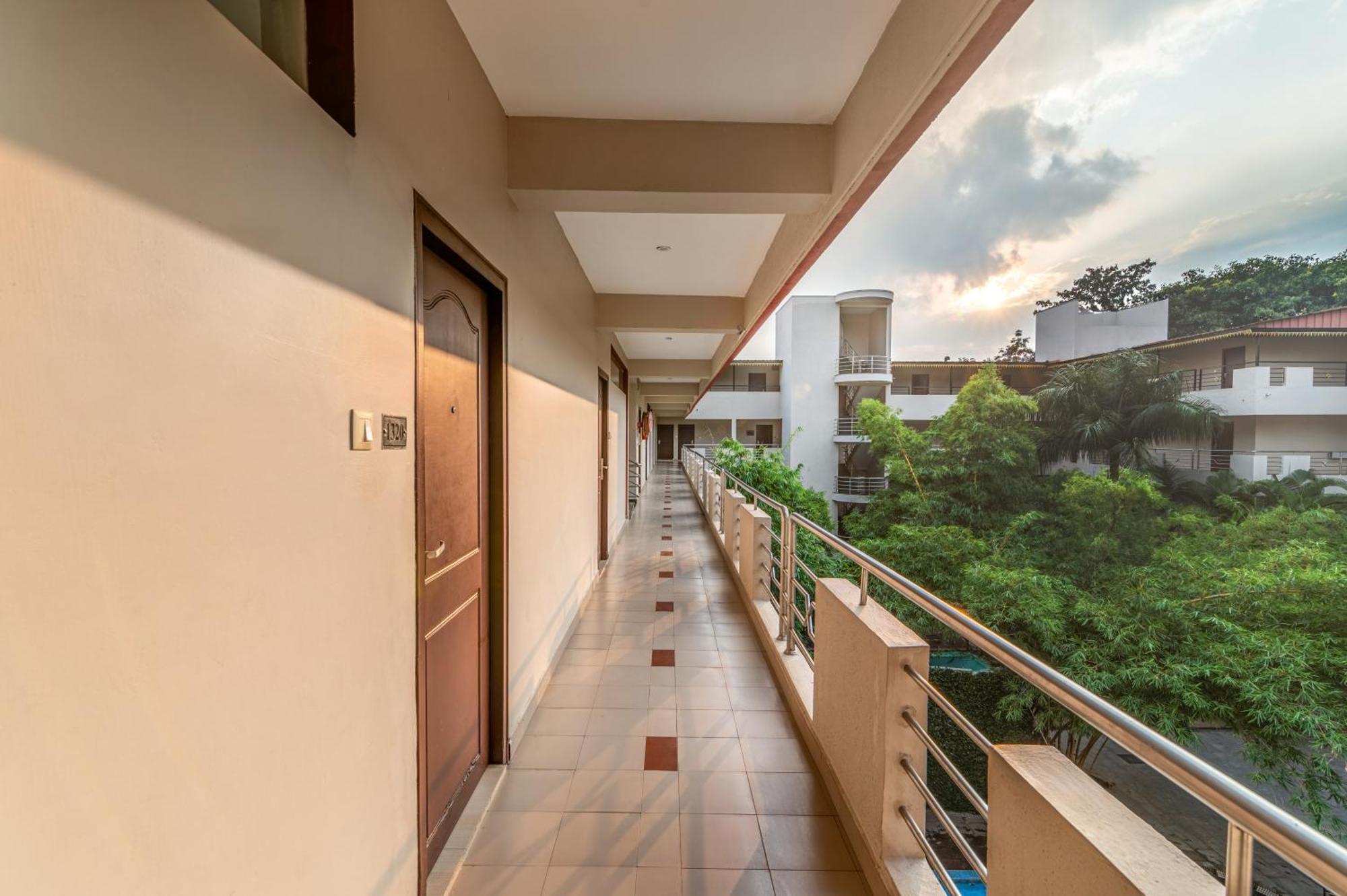 Sterling Yelagiri Hotel Exterior photo